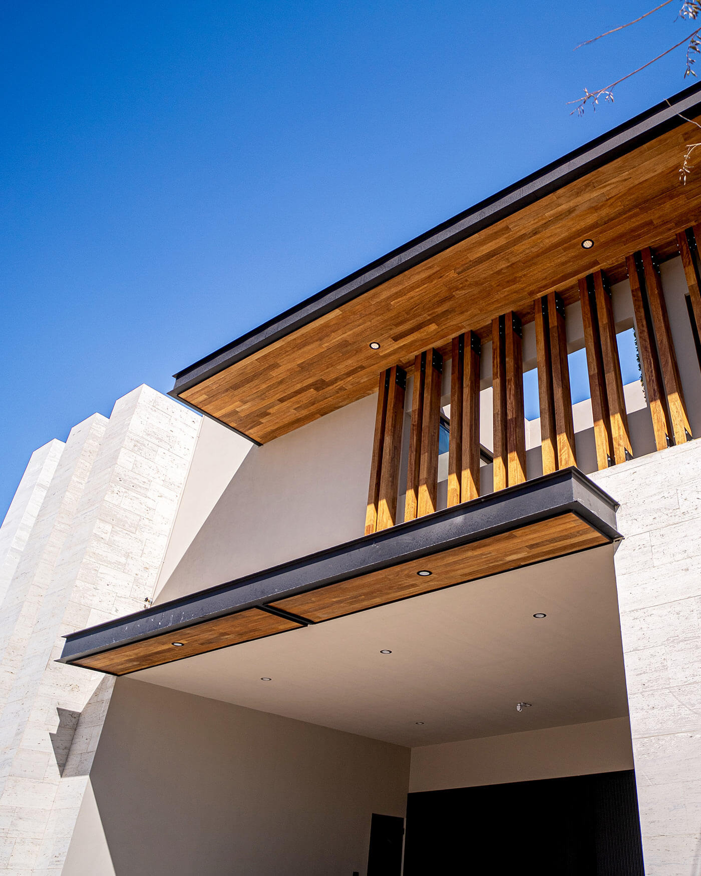 mcompany fachada en luks townhouses