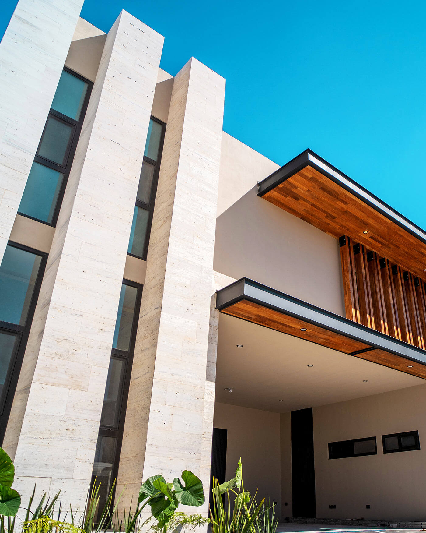 mcompany portico de entrada luks townhouses