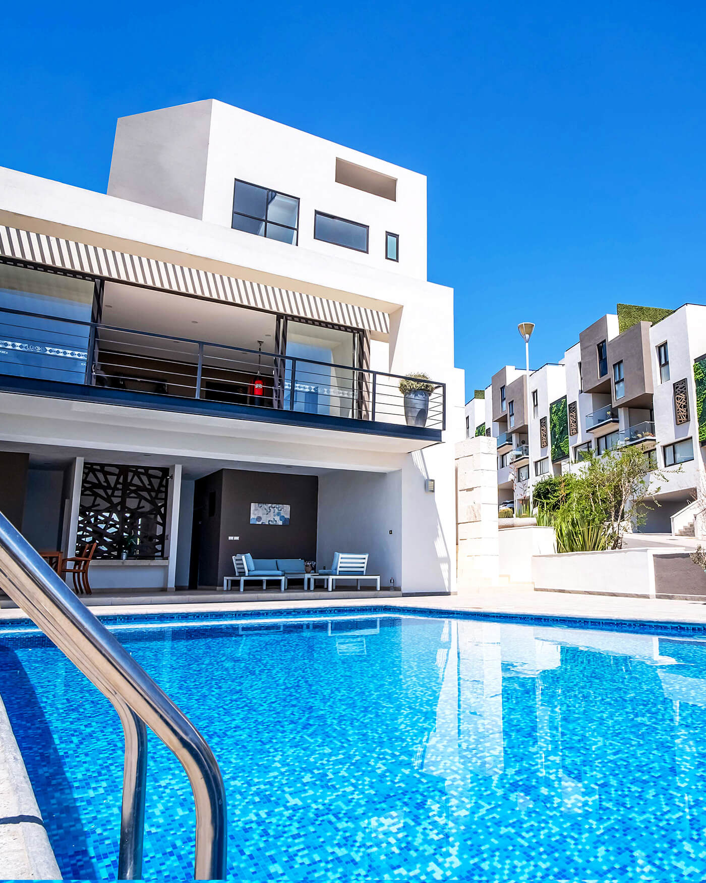 mcompany amenidades de luks townhouses